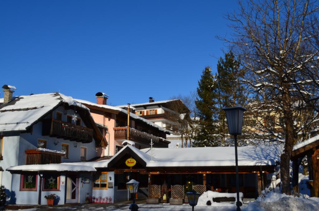 Alpengasthof Dollerhof Hotel Абтенау Екстериор снимка